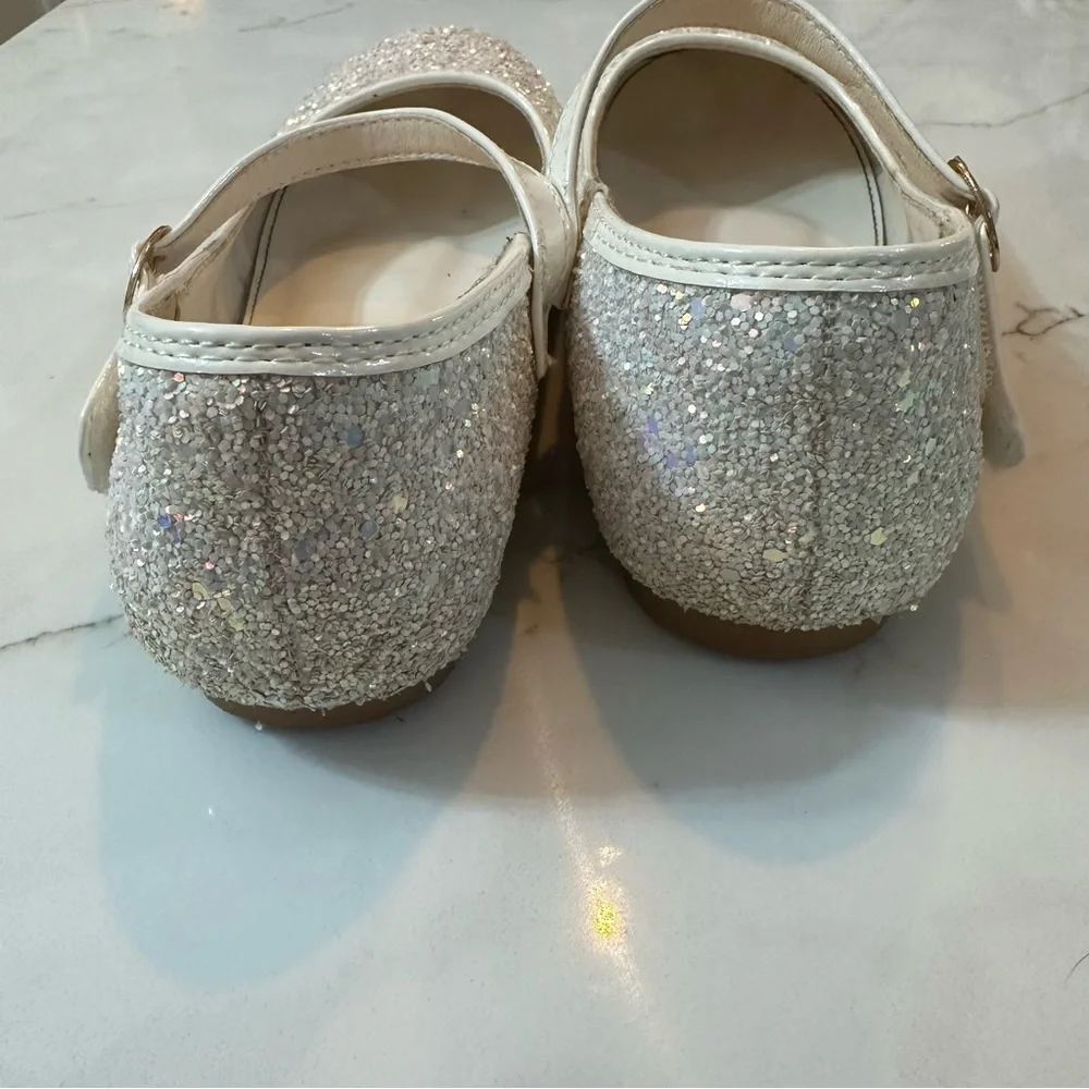 Girls Size 2 White Silver Iridescent Glitter Mary Jane Dress Shoes